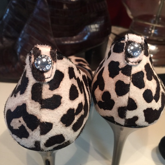 Michael Kors Platform Ionna Leopard Heels - Picture 6 of 6